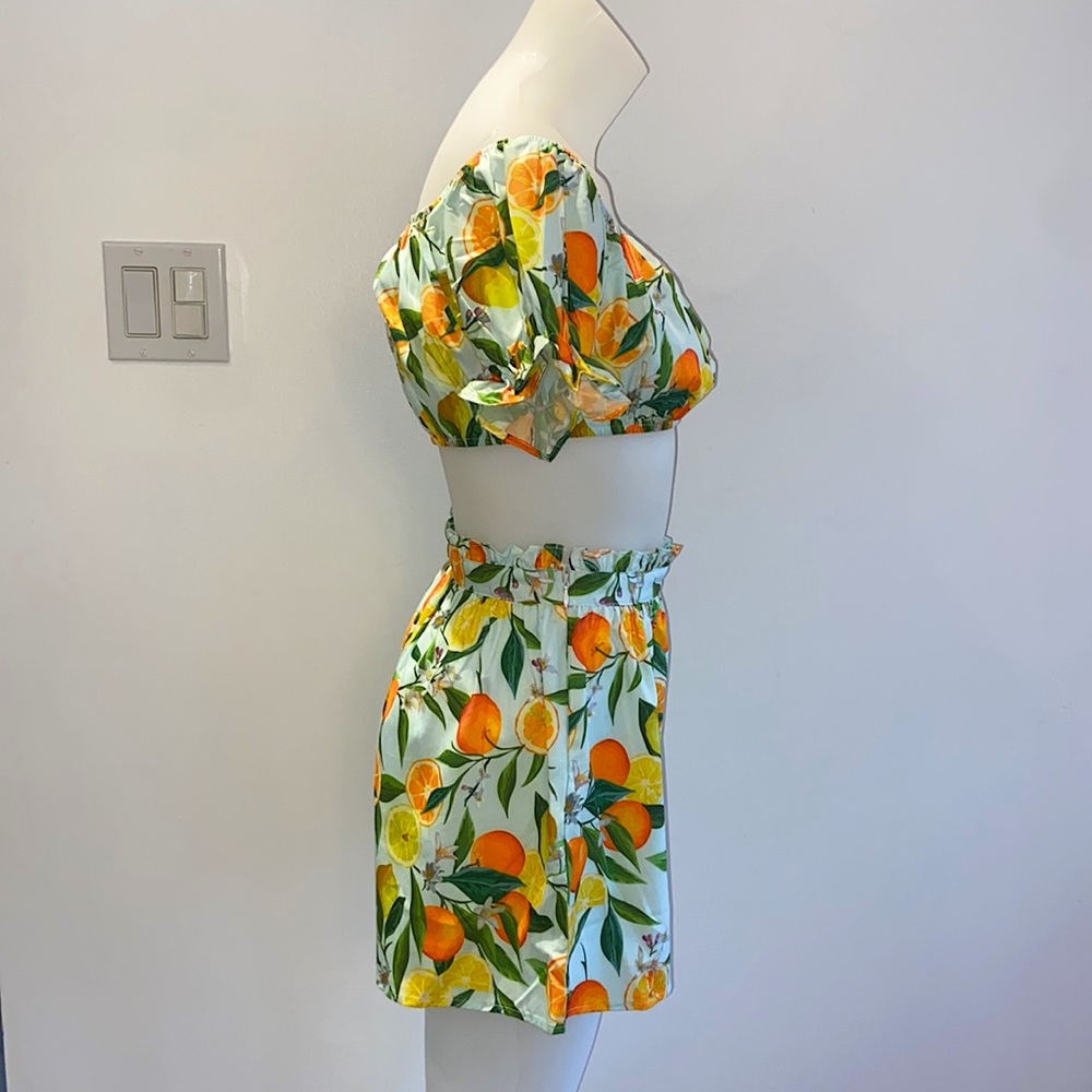 NWOT Citrus & Floral Crop Top With High Waisted Shorts Summer Set - Picture 5 of 7